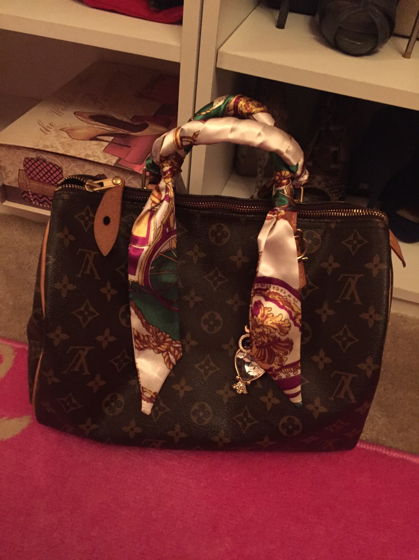 help dating louis vuitton scarf